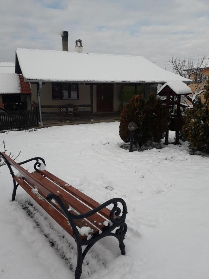 Galerija Jovanovic Topola Buitenkant foto